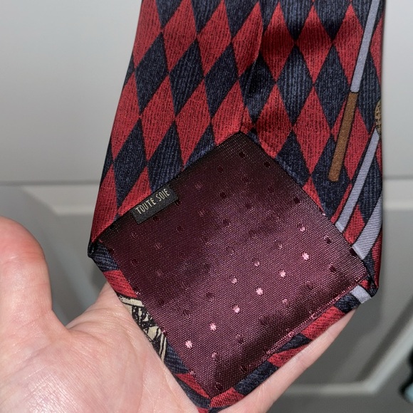 3/10$🌹🌹🌹GANT Pure Silk Men’s Tie Diamonds Golf Club Design Red Navy Blue - Picture 5 of 6